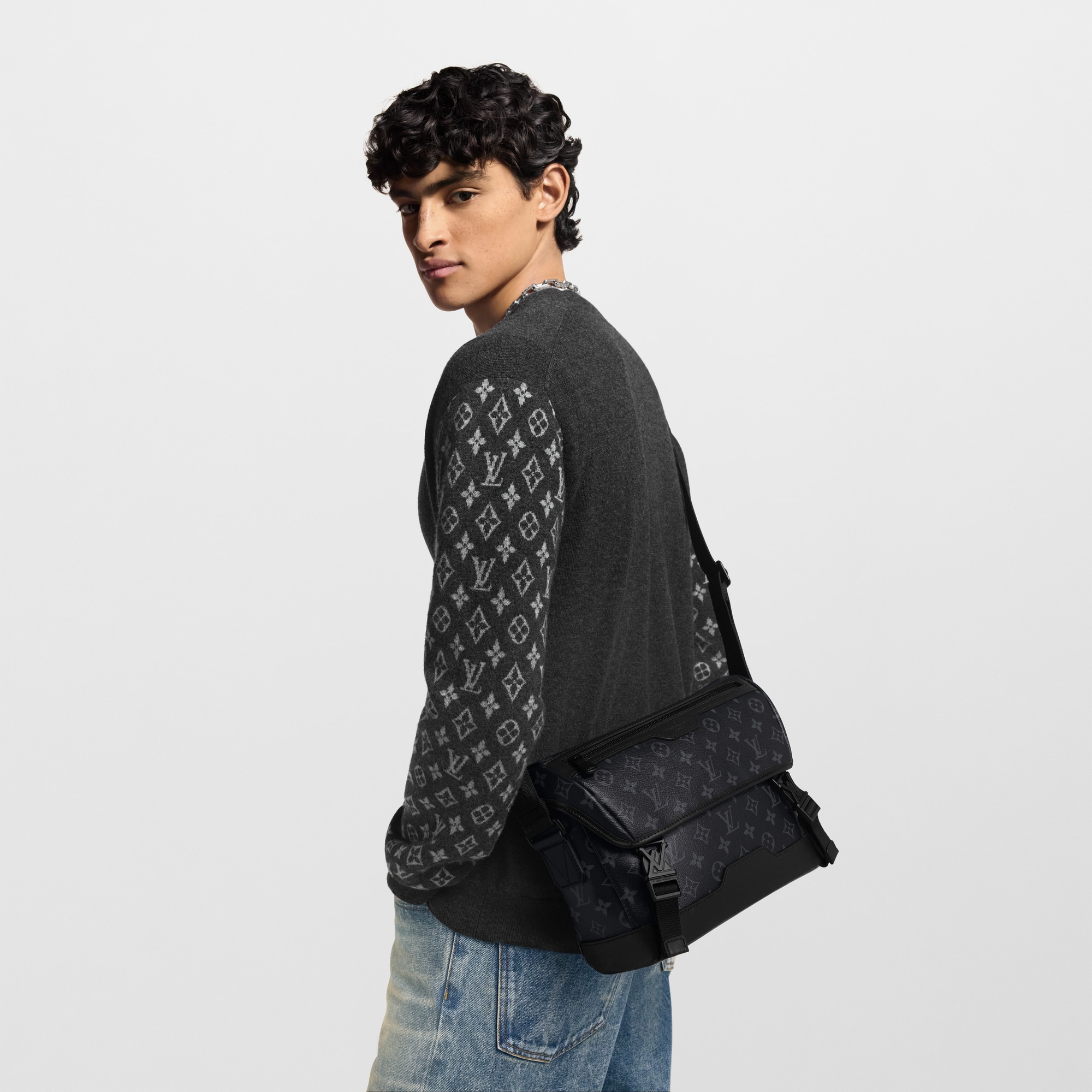 Messenger Voyager PM Monogram Eclipse - Holiday Gifts for Him